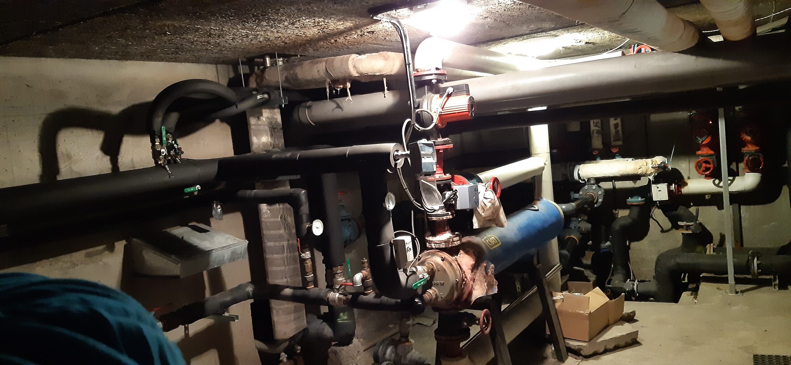 Rénovation des réseaux de chauffage et d'ECS - Immeuble Roc Péclet - Vue 2